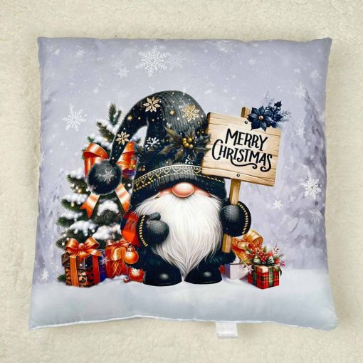 Karácsonyi díszpárna – Fekete sapkás manó ajándékokkal 40×40 cm